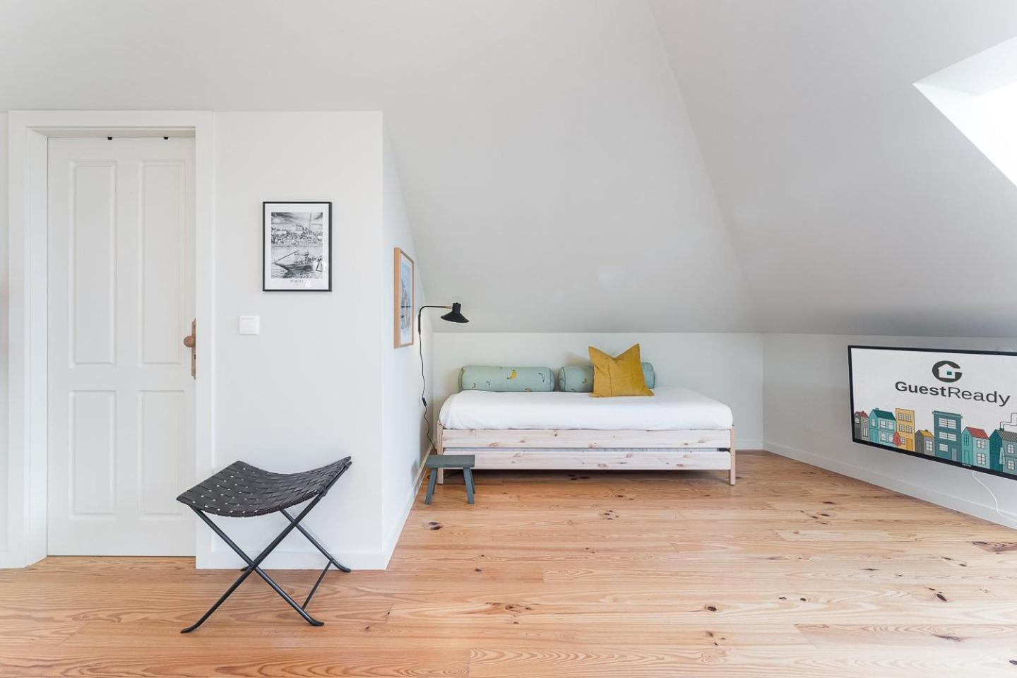 Guestready - Spacious And Modern Apt W/ Skylight Porto Bagian luar foto