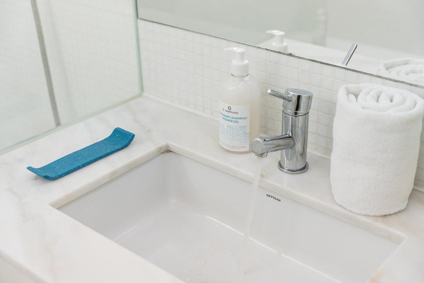 Guestready - Spacious And Modern Apt W/ Skylight Porto Bagian luar foto