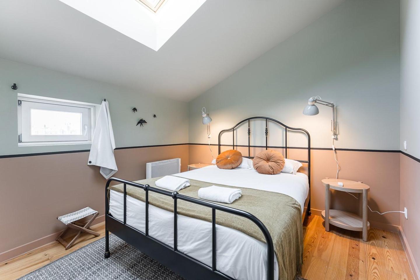 Guestready - Spacious And Modern Apt W/ Skylight Porto Bagian luar foto