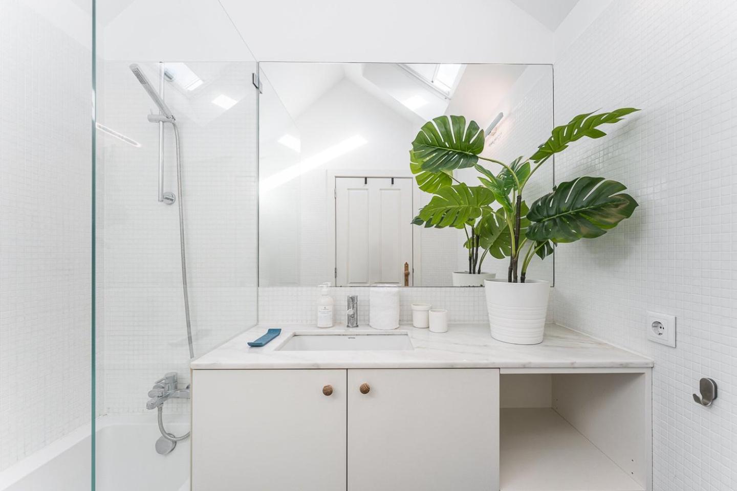 Guestready - Spacious And Modern Apt W/ Skylight Porto Bagian luar foto
